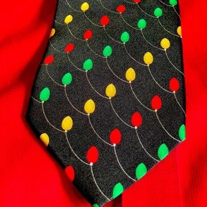 Holiday tie strings of lights